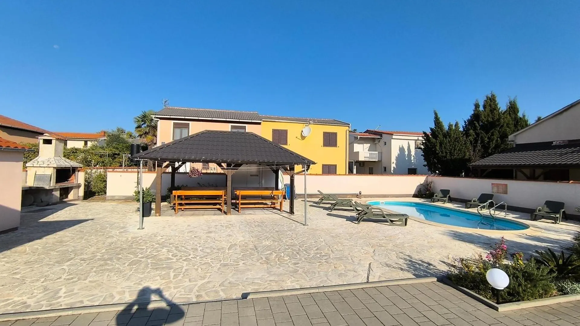 Apartments With A Swimming Pool Sabunike, Zadar - 11837 Privlaka